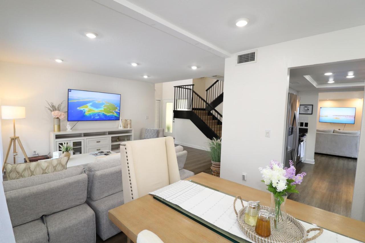 Luxury Pool- Ideal Paradise To Play & Work Holiday home