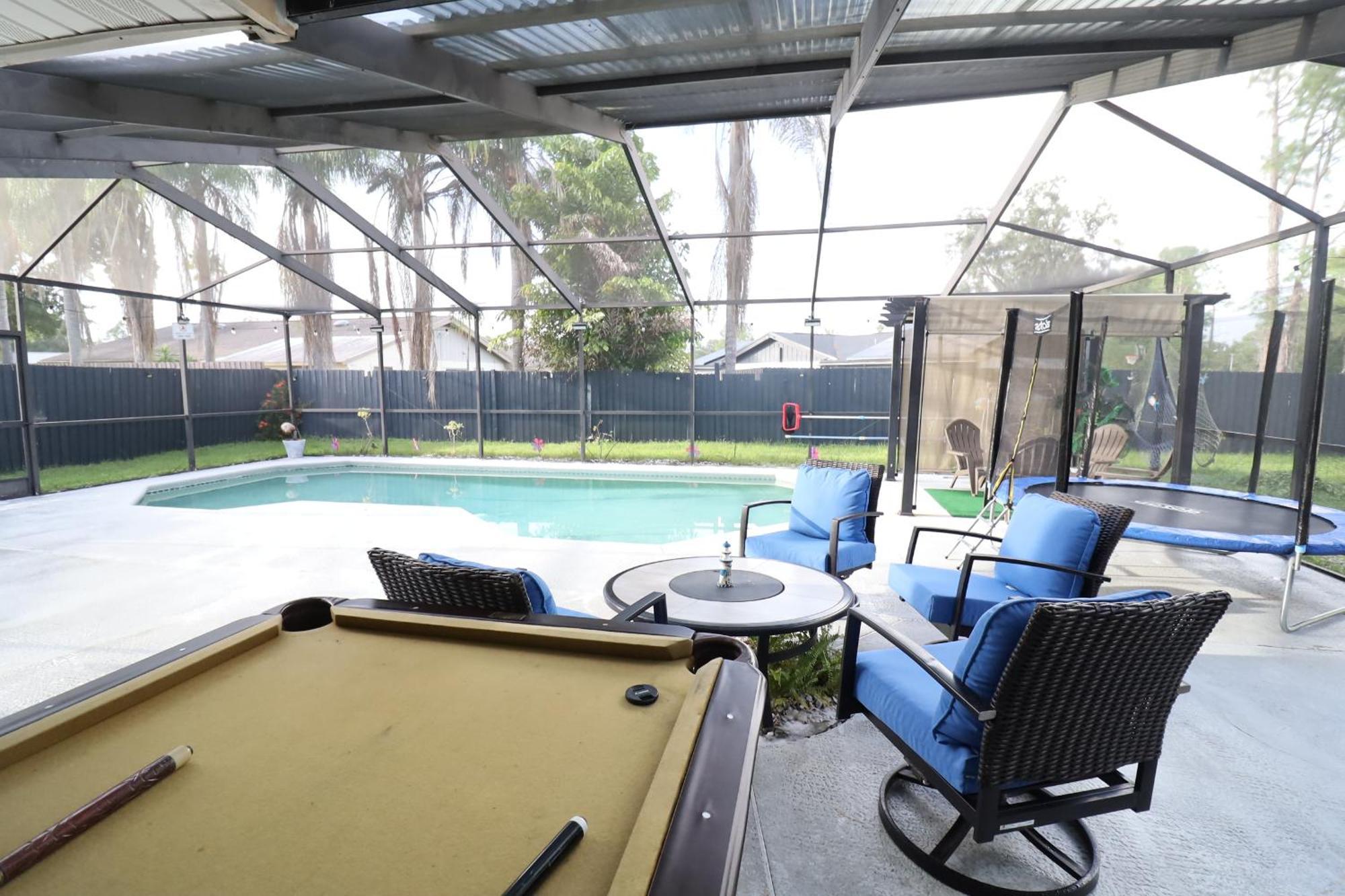 Holiday home Luxury Pool- Ideal Paradise To Play & Work Tampa