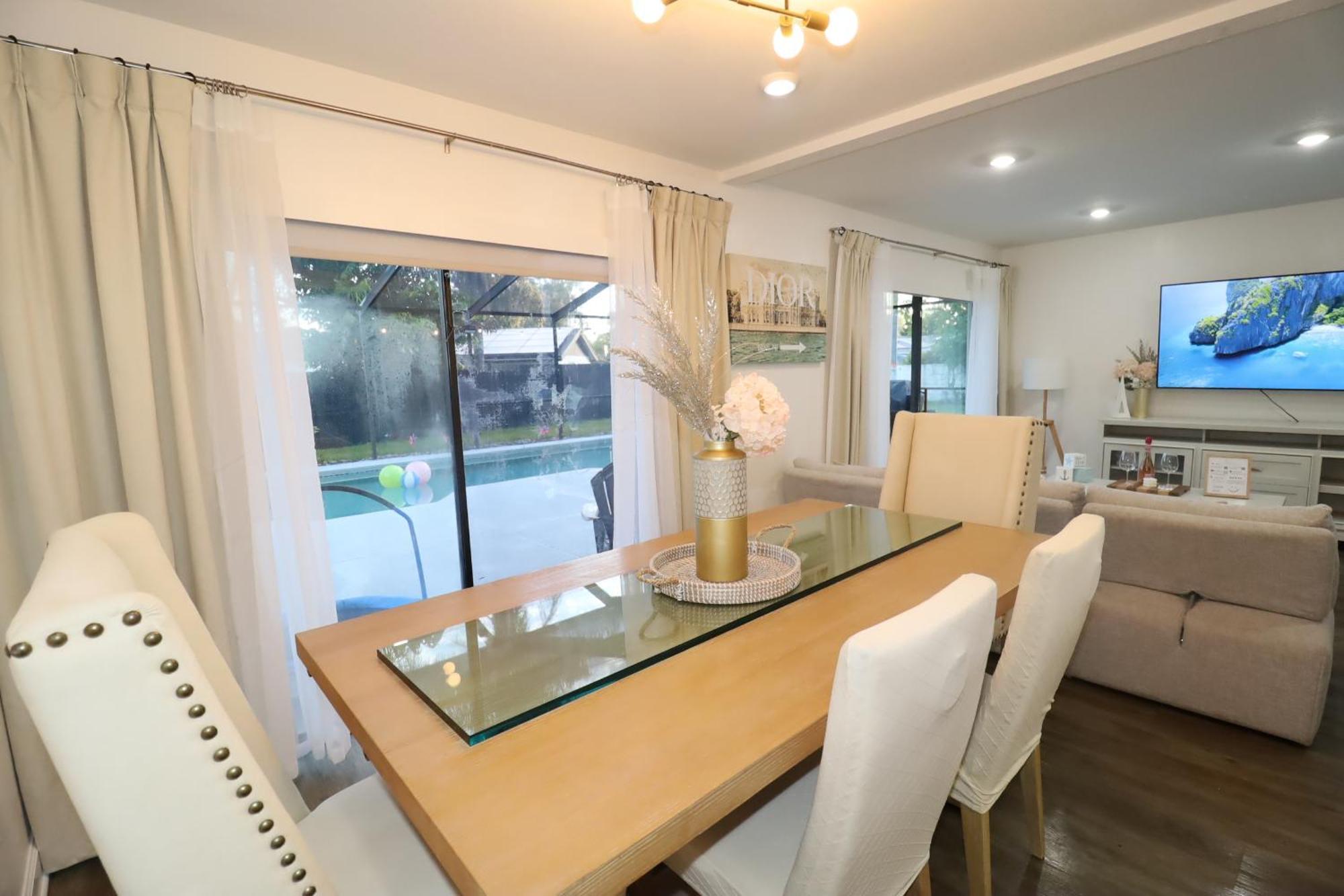 Holiday home Luxury Pool- Ideal Paradise To Play & Work